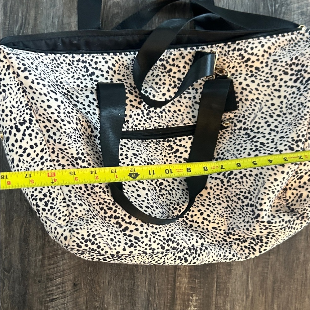 Chic Speckled Tote Bag with Black Accents - Picture 5 of 6